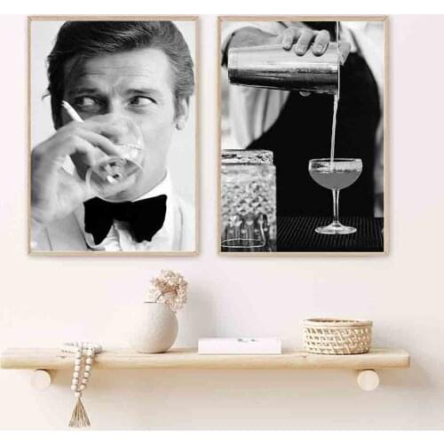 Black and White Famous Actor Roger Moore Poster Print Figure Painting Vintage Modern Wall Pictures For Living Rome Home Decor