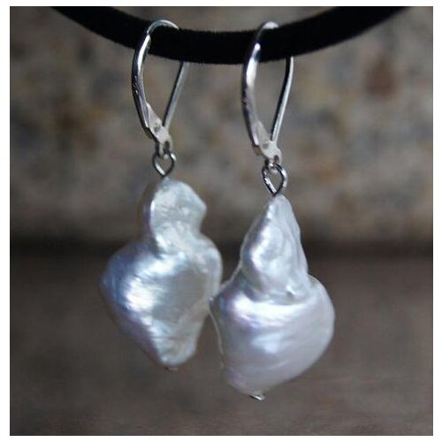 New Arrival Favorite Pearl Earrings White Color Baroque Genuine Freshwater Pearl Dangle Earrings Charming Women Gift