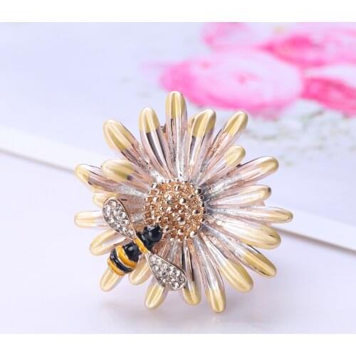Korean Fashion Small Bee Pick Daisy Brooches for Women Children Enamel Animal Pins Jewelry Accessories
