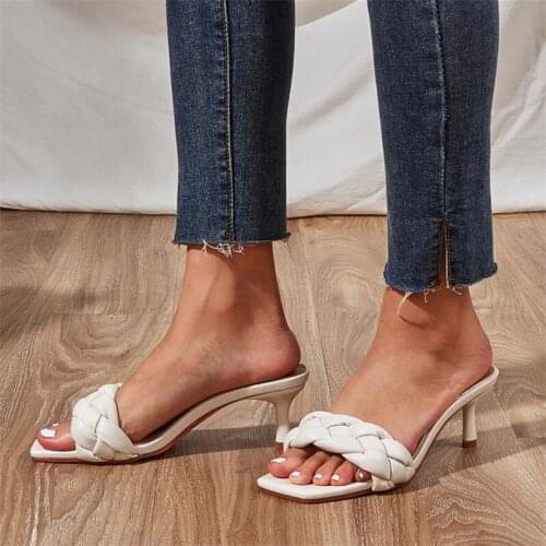 2021 Summer Square Head Woven Casual Wear Slippers Slip On Open Toe High Heel Sandals Womens Shoes Footwear mm898-1