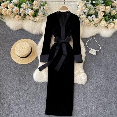 Womens Autumn Winter Runway Fashion Vintage V Neck Velvet Slim Black Dress Female Travel Chic Party Dress TB131