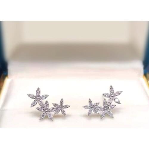 Huitan 3 Flowers Shaped Stud Earrings Women Romantic Wedding Party Earring Piercing High Quality Silver Color New Trendy Jewelry
