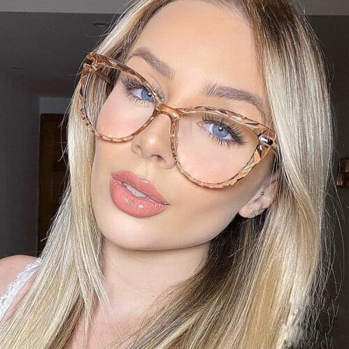 QPeClou Women's Glasses And Cases