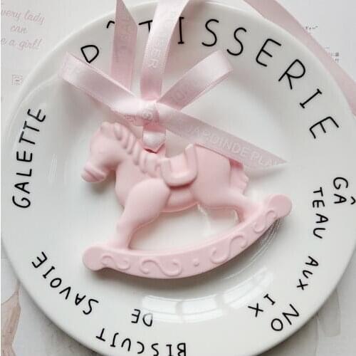 Cartoon horse Chocolate Fondant cake silicone mold car aroma pendant solid aroma car fragrance gift cars Carousel hourse mould