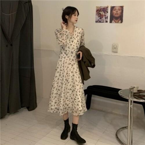 V-neck Elegant Dress Female Long-sleeved Chiffon Floral Dress Party Beach Skirt Female Korean Version Was Thin Summer Long Skirt