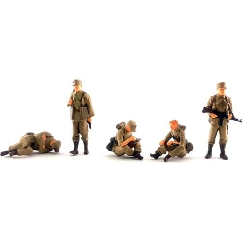 5 Pack 1/72 Hand Painted Model Mini Soldiers Street Model Children Toy Accs