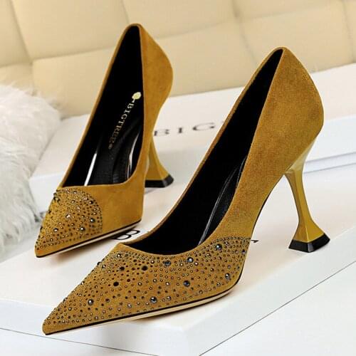 2021 High Heels Fashion Crystal Womens Wedding Shoes Pointed Toe Solid Flock Pumps Show Thin Sexy Female Office Shoes Party 8cm