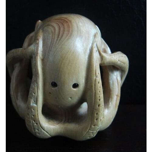Q4140 - 2 " Hand Carved Japanese Boxwood Netsuke Figurine Carving - Octopus