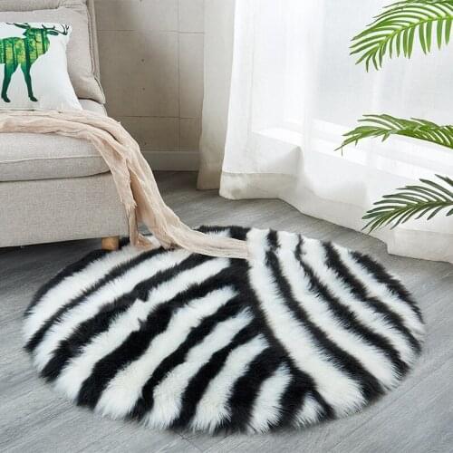 Round plush carpet bedroom rug imitation wool rug window decoration carpet child crawling carpet computer chair plush carpet