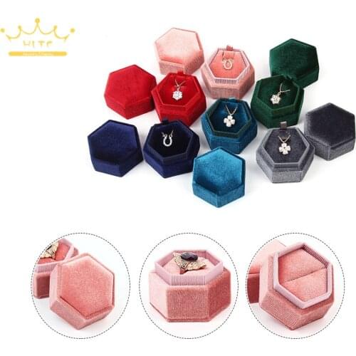 Jewellry Store Gift Packaging Box Creative Corduroy Ring Box Necklace Holder Velvet Jewelry Organizer Ring Container