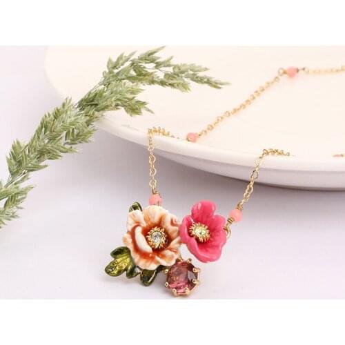 European and American temperament fashion two tone enamel flower necklace female personality niche design sense clavicle chain