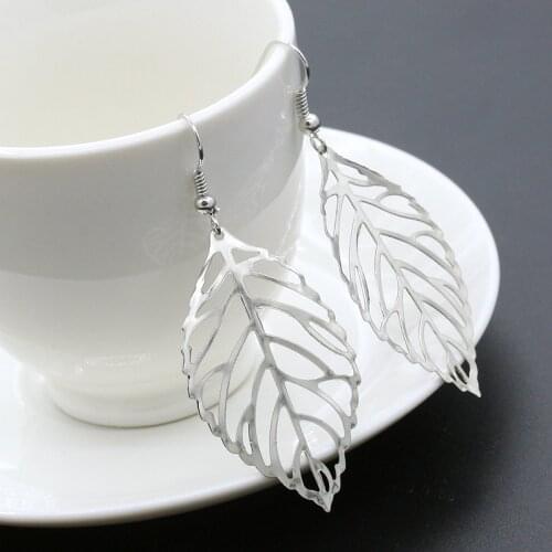 2019 New Pendientes Mujer Hot Fashion Wholesale Jewelry Hollow Metal Leaves Dangling Long Statement Drop Earrings For Women