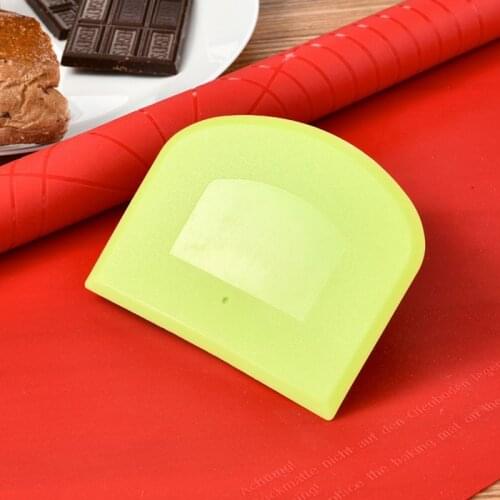 PC Baking Cutting Knife PP Plastic Scraper Utensils Mesh Cake Cream Scraping Arched Sausage Pastry Tools 12