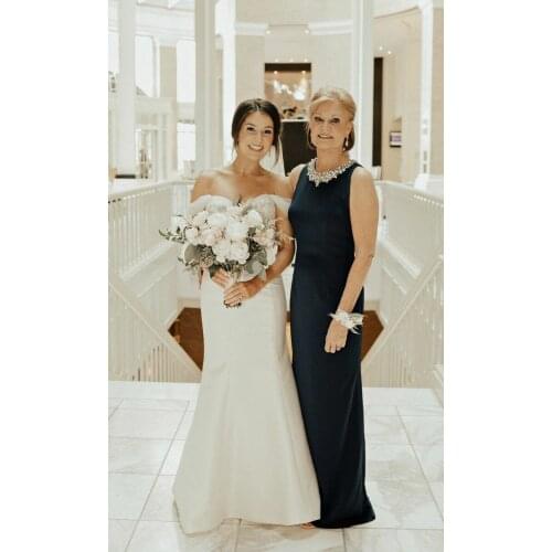 Elegant Long Beaded Navy Blue Mother of the Bride Dresses Straight O-Neck Floor Length Satin Wedding Party Gowns for Women