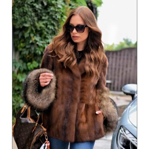 Fashion Short Genuine Mink Fur Jackets with Raccoon Dog Fur Sleeve Cuffs Winter New Woman Natural Mink Fur Coat Outwear 2021
