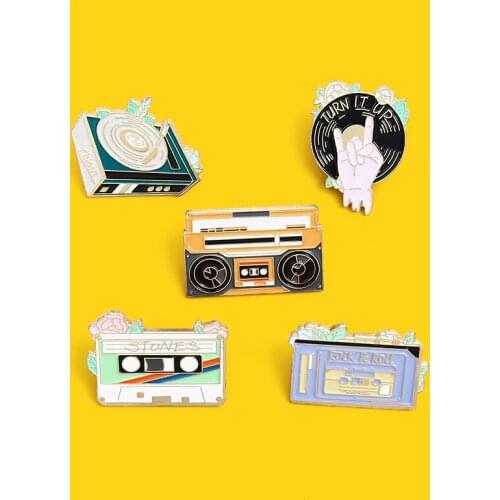 Prajna Rock Enamel Pin Vinyl Disc Player Music Tape Cassette Brooch Bag Lapel Pin Old School Badge Jewelry Gift for Friends