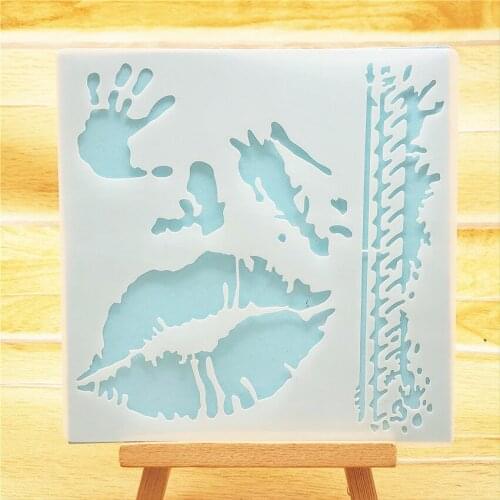 13x14cm Red lip Scrapbook Stencils Spray Plastic Mold Shield DIY Cake Hollow Embellishment Printing Lace Ruler Valentine