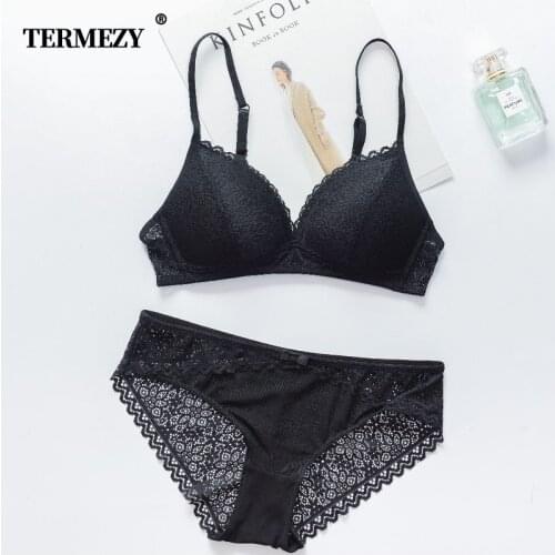 Female Underwear Japanese 3/4 Cup Thin Lace lingerie Set Deep V Sexy Bra Set Wireless Bra Women Underwear Set Bralette