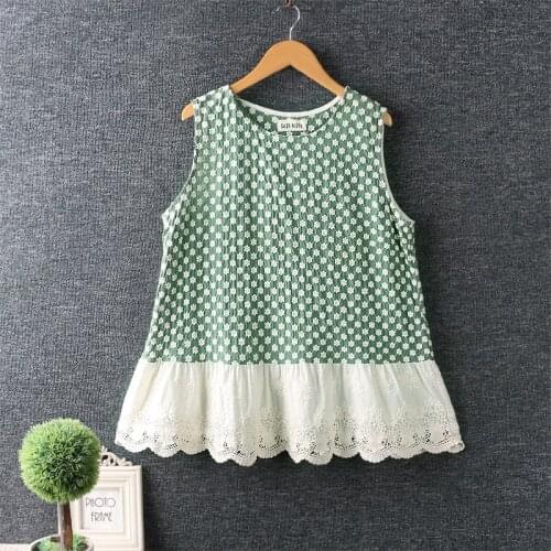 Summer new sweet round collar embroidery flower loose vest lace shrit top