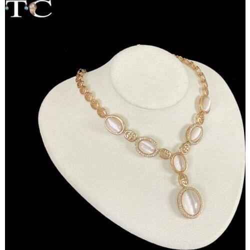 Necklace Holder Beige Mannequin Suede Velvet Wood Base Jewelry Display Stand Pendant Horizontal