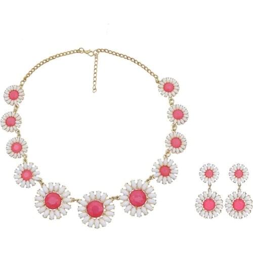 European American Fashion Small Daisy Necklace Earrings Set Bohemian Style Jewelry Accessories Exaggerated Metal Pendants