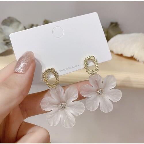 Korean White Color Acrylic Flower Long Drop Dangle Earrings for Women Delicate Sweet Petal Fashion Girl Femmale Jewelry