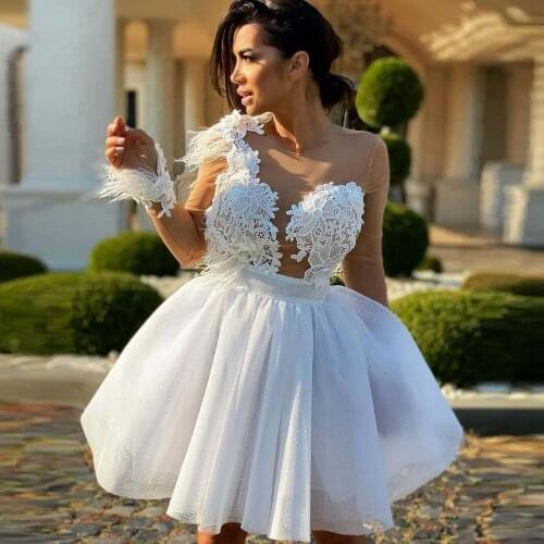 2021 White Elegant Homecoming Dress O Neck Long Sleeves Feathers Lace Appliques Ball Gown Women Short Prom Party Cocktail Gowns