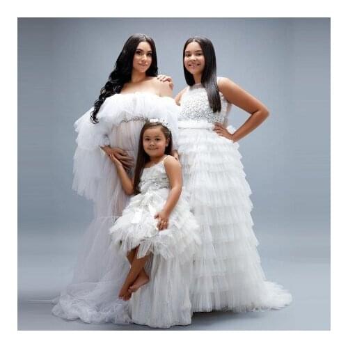 Extra Puffy Tulle Mother And Kids Dresses Custom Made Slash Neck Ruffles For Photo Shoot Mom And Me Dressing Gowns 2021