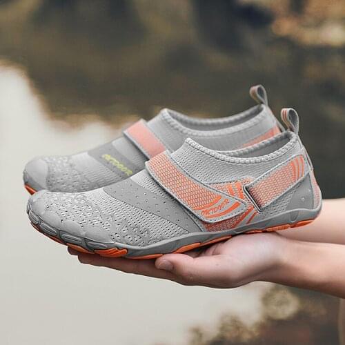 Plus Size Outdoor Climbing Aqua Shoes Men Five Fingers Mesh Fabric Breathable Upstream Shoes Women Beach Water Shoes for Lovers