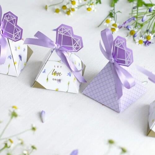 50 x Hot Triangular Pyramid light purple Daisy Floral Candy Boxes Bomboniera Wedding Favor giveaway Gift Box Party Chocolate Box