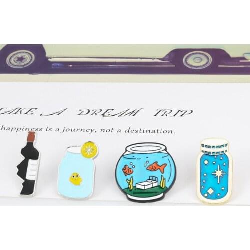 Cartoon Wishing Bottle Brooches Sweet Romantic Pins Shiny Star Moon Cloud Enamel Badge Jewelry Gifts for Friend Couple Best Wish