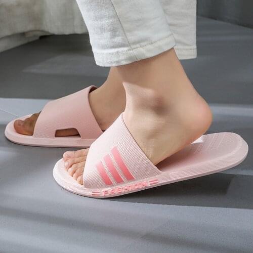 Fashion Thick Platform Bathroom Slippers Casual Women Soft Sole PVC Indoor Slides Couples Sandals Summer Non-slip Flip Flops