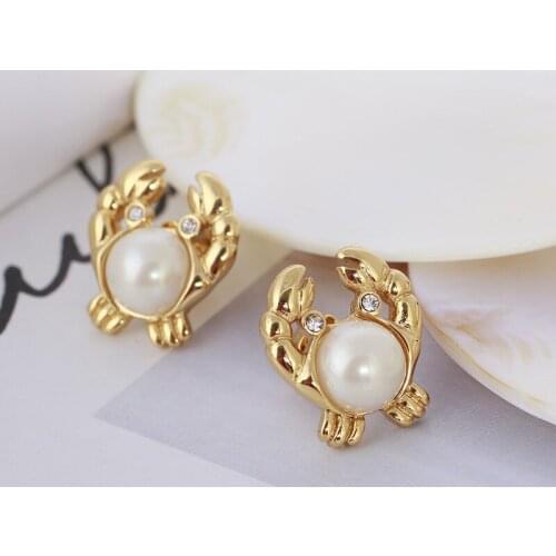 Lovely and delicate little crab shape inlaid pearl earrings