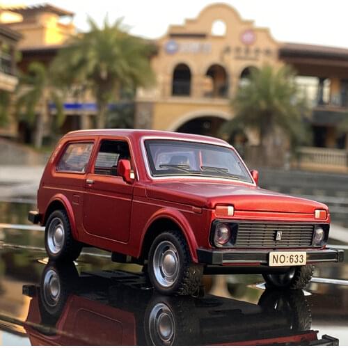 1:32 LADA NIVA Classic Car Alloy Car Model Diecast & Toy Vehicles High Simulation Metal Toy Car Sound Light Collection Kids Gift