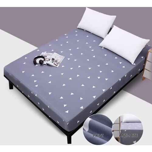 Black Background And Flamingos Printing Waterproof Sheet Corners With Elastic Band Mattress Protector For Bed Wetting Anti-mite