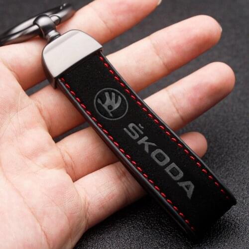 2PC Fashion Metal Car Leather Upturned Fur Keychain Shape Keychain Key Ring For Skoda Octavia 2 3 Kodiaq Car Styling Accessories