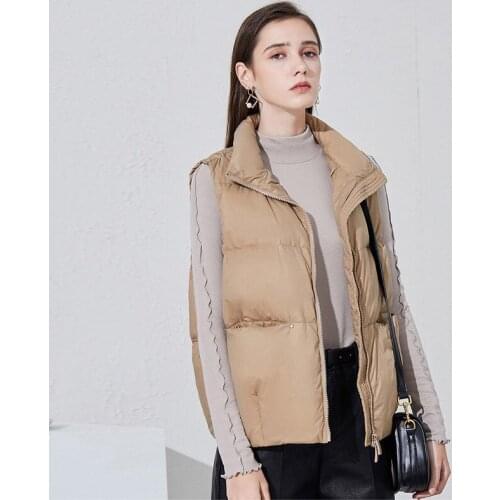 2021 Autumn Winter Ultra Light Solid Down Vest Short Loose Jacket Women Sleeveless Coat White Duck Down Waistcoat