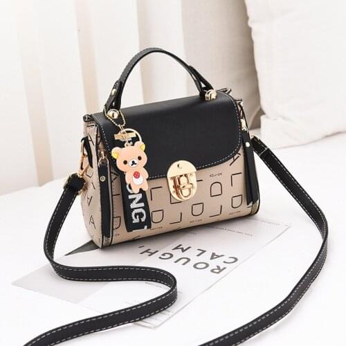 2021 Girls Shoulder Messenger Bag Lattice Small Square Bag Young And Elegant Handbag Fashion Bear Pendant Womens Shoulder Bag