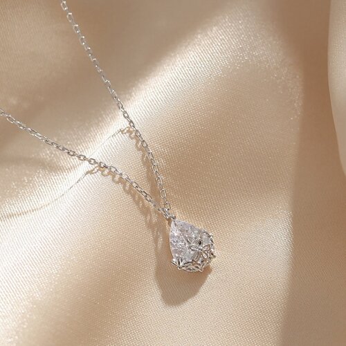 Water Drop Pendant Necklace Exquisite Hollow Flower Clavicle Chain Jewelry Charming Female Crystal Choker