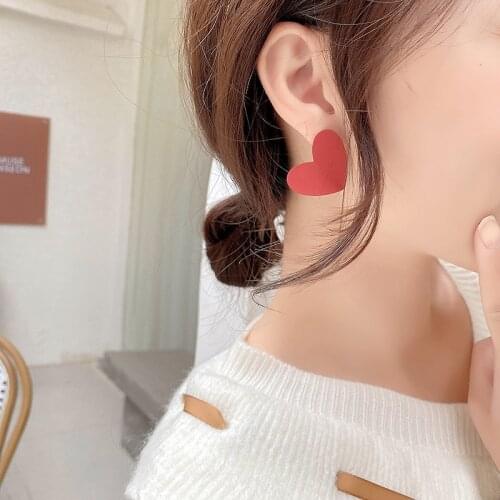 Vintage Red Love Heart Big Earrings 2021 Metal Alloy Large Heart Shaped Statement Stud Earrings for Women Fashion Accessories
