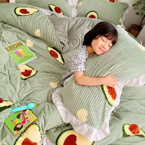 Winter Fruit Series Lace Coral Fleece Soft Velvet Comfortable Quilt Cover Four-piece Set Home Textiles Three-piece Set