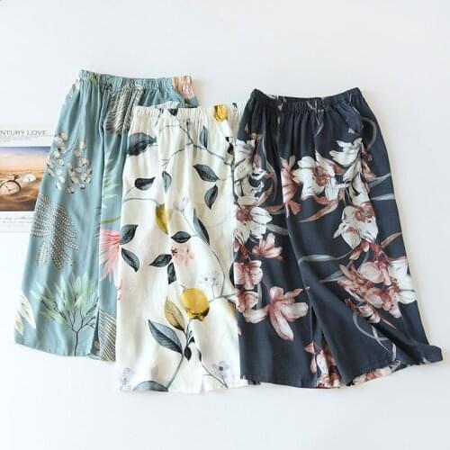 Summer 2021New Womens Pajamas 100% Viscose Shorts Thin Section Big Flowers Casual Cropped Pants Loose Home Pants Womens Bottoms