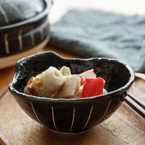 Japanese Style Small Tempura Sauce Bowl with Pour Spout Lip Multi Purpose Porcelain Small Bowls Sauce Dishes