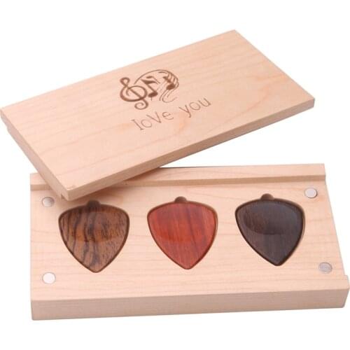 Hot-Guitar Wooden Box Holder with 3Pcs Wood Picks Guitar Pick Box Holder Wood Guitar Classic Triple-Cornered Guitar Picks