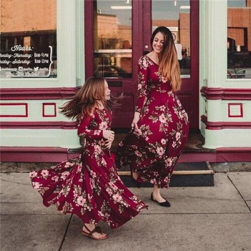 Mom and Daughter Dress Family Matching Outfits Mommy and Me Dresses Floral Party Long Dress Mother Daughter Dresses