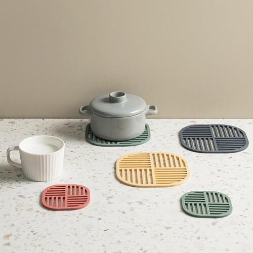 Silicone Trivet Mats Wide Application Non-Slip Food Grade Hot Dish Pads Table Drying Mat for Kitchen Anti-scalding mat table mat