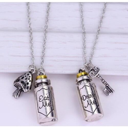 Vintage Charm Alice In Wonderland Torque The Albums Title Eat Me Drink Me Charm Pendant Alloy Bottle Pendant Necklace Wholesale