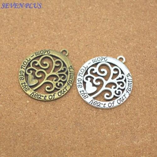 High Quality 10 Pieces/Lot 28mm*32mm Mom You Are The Heart Of Our Family Round Flower Charms Pendant For Jewelry Making