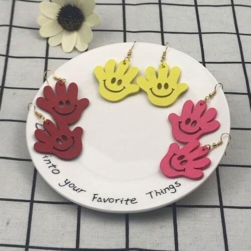 3 Color Personality Woman Ear Studs Palm Smiley Pattern for Girls Party Clothing Accessories Earrings Earrings Jewelry 2018 New