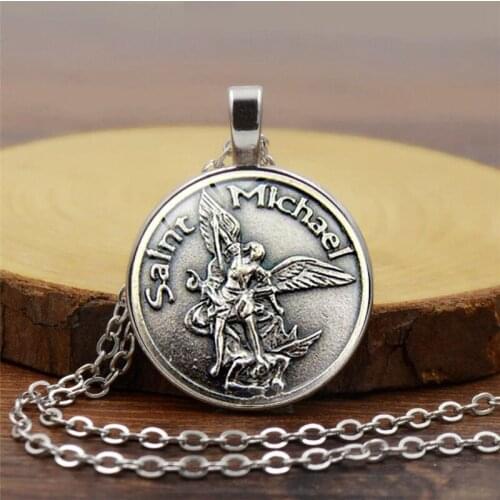 Fashion Jewelry Archangel Saint Michael Photo Cabochon Glass Pendant Necklace Sweater Chain Necklace Mens Jewelry Creative Gift